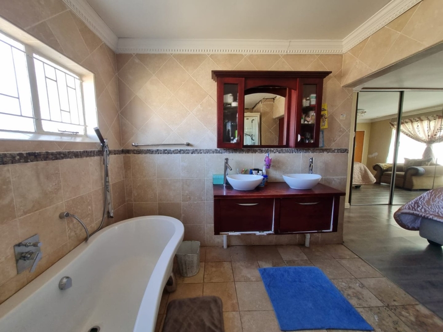 4 Bedroom Property for Sale in Fichardt Park Free State